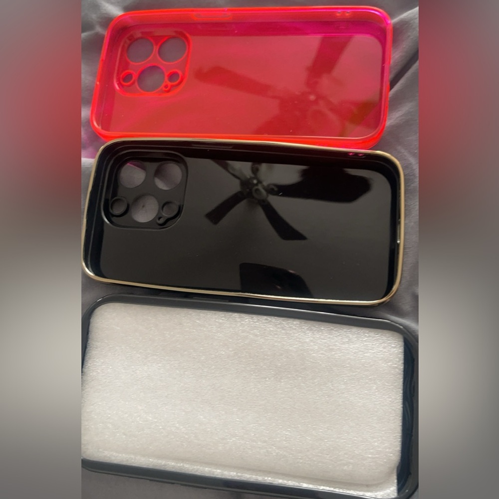 iPhone 14 Pro bundle - Picture 2 of 2